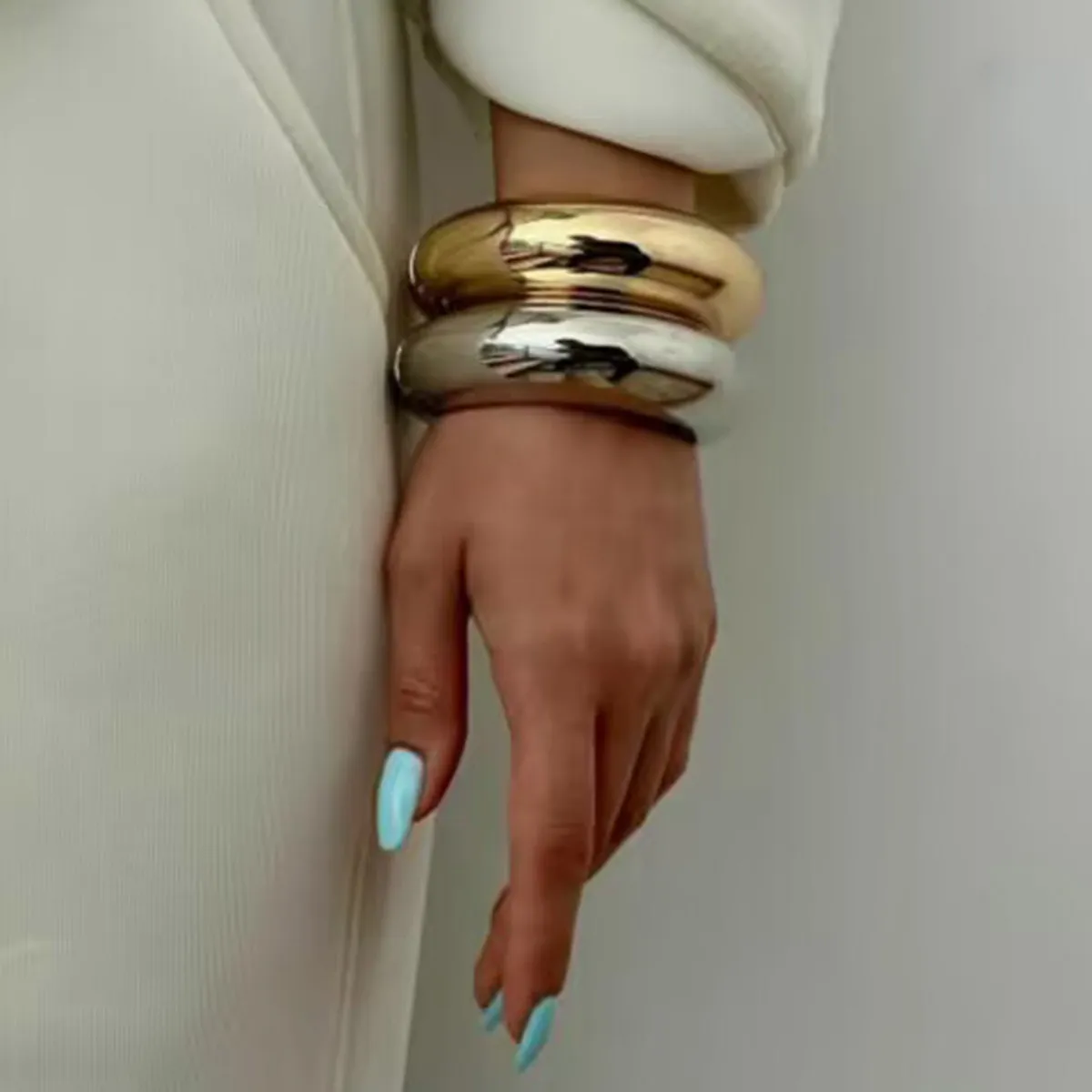 Women Fashion Exaggerated Glow-Face Ring Bracelet