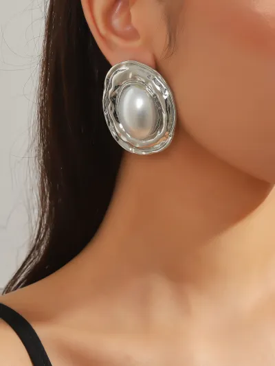 Retro Geometric Exaggerated Alloy Oval Earrings for Fashion Commuter