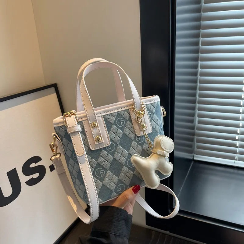 Women Fashion Color Matching Diamond Lattice Pendant Decorative Handle Shoulder Bag