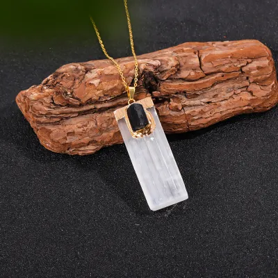 Women Fashion Creative Natural Gypsum Crystal Gemstone Pendant Necklace Holiday Style