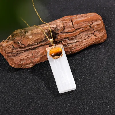 Women Fashion Creative Natural Gypsum Crystal Gemstone Pendant Necklace Holiday Style