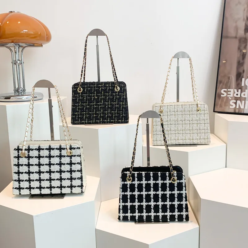 Fashionable Woven Contrast Large-Capacity Chain Shoulder Bag