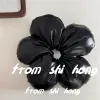 Five-Petal Loop-Black