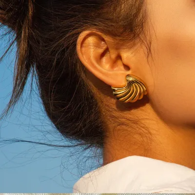 Women Fashion Irregular Shell Metal Earrings