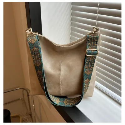 Women Vintage Ethnic Large PU Shoulder Bucket Bag with Zipper
