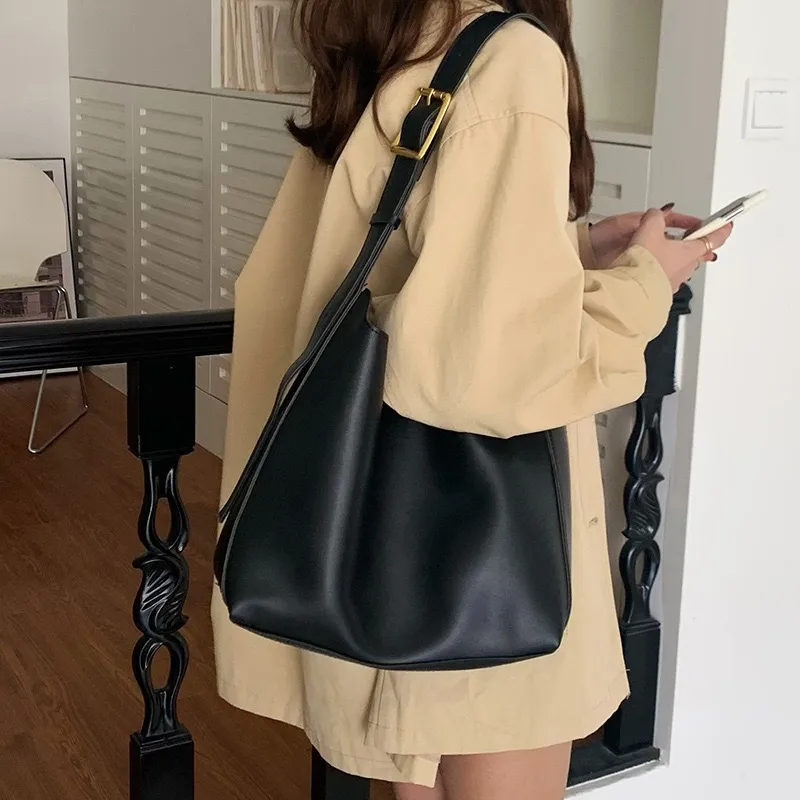 Women's Large Capacity Bucket PU Shoulder Bag with Magnetic Closure