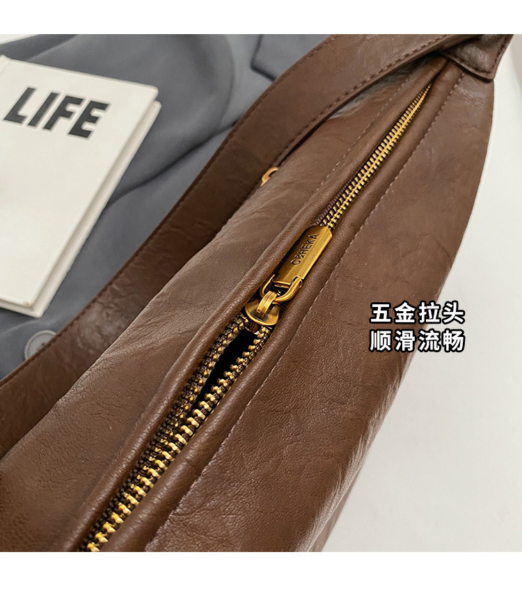 Wholesale Women Simple Retro PU Dumpling Shape Zipper