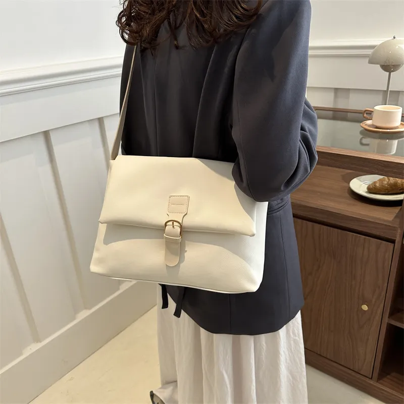 Women Fashionable Large Capacity Flap Square PU Shoulder Bag for Summer
