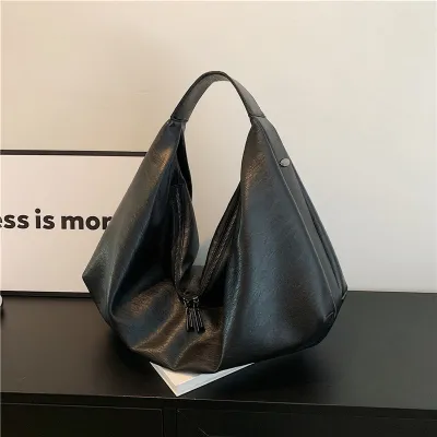 Women Casual Large Capacity Zipper PU Shoulder Bag with Soft Oval Shape