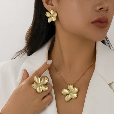Fashion Metal Five-Petal Flower Pendant Necklace Stud Earrings Ring Set