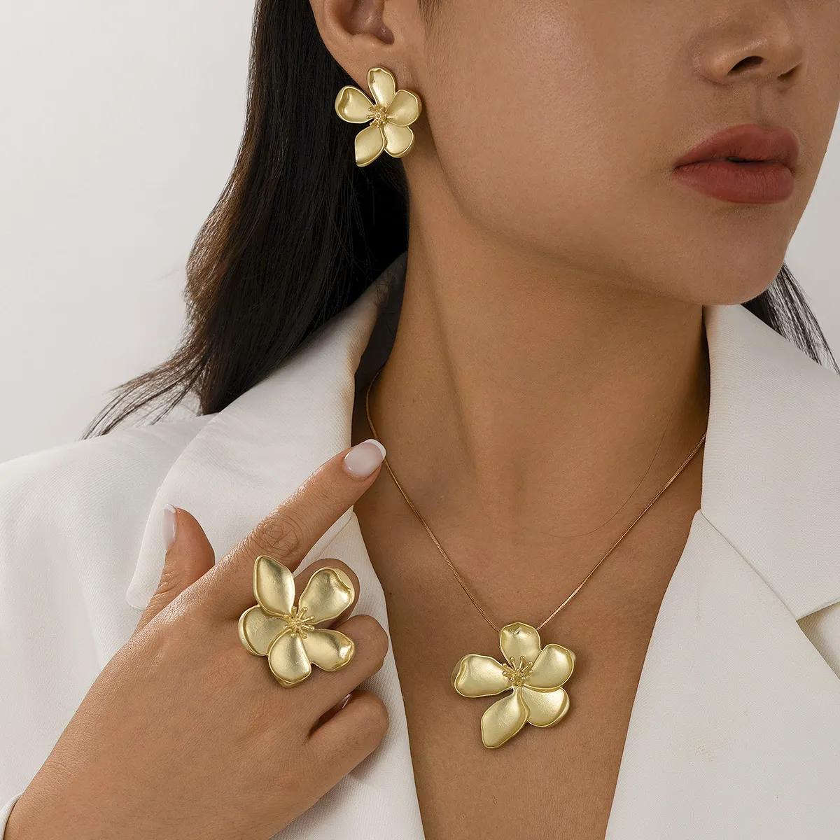 Fashion Metal Five-Petal Flower Pendant Necklace Stud Earrings Ring Set
