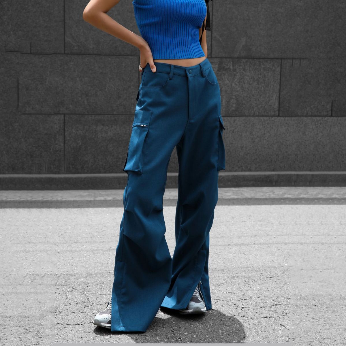 Wholesale Women Fashion Loose Solid Color Multi-Pocket Cargo