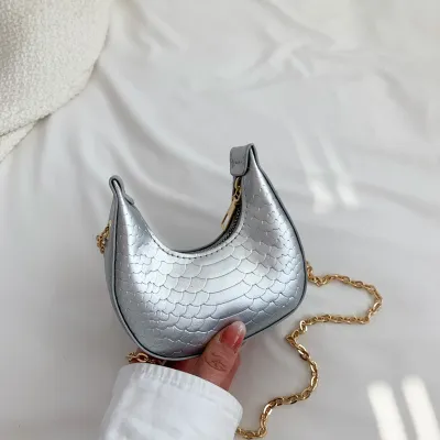 Women Casual Solid Color Dumpling-Shaped Zipper Chain Mini Crossbody Bag