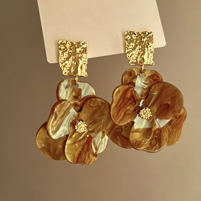 Fashion Temperament Acrylic Floral Geometric Earrings Light Luxury Commuter Jewelry