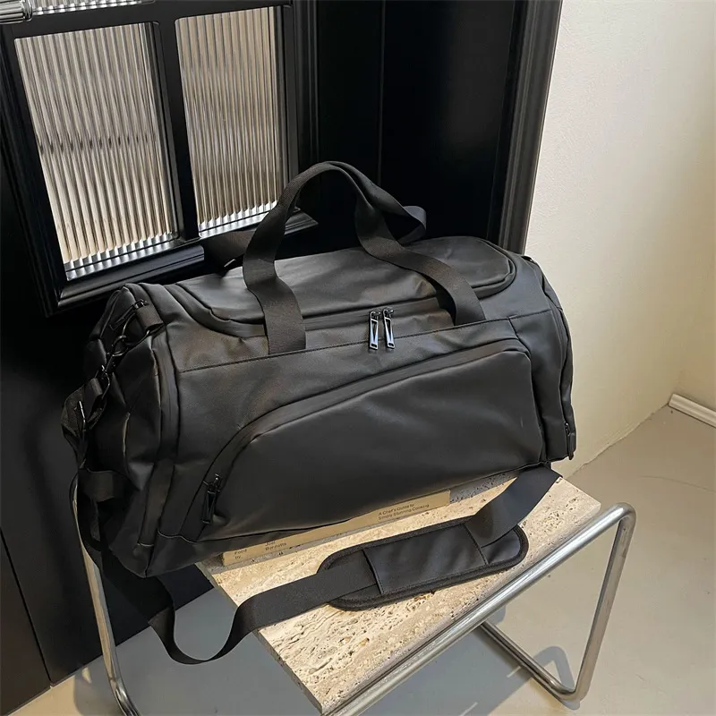 Men's Sports Basic Solid Color Large Capacity Patent Leather Duffle Bag