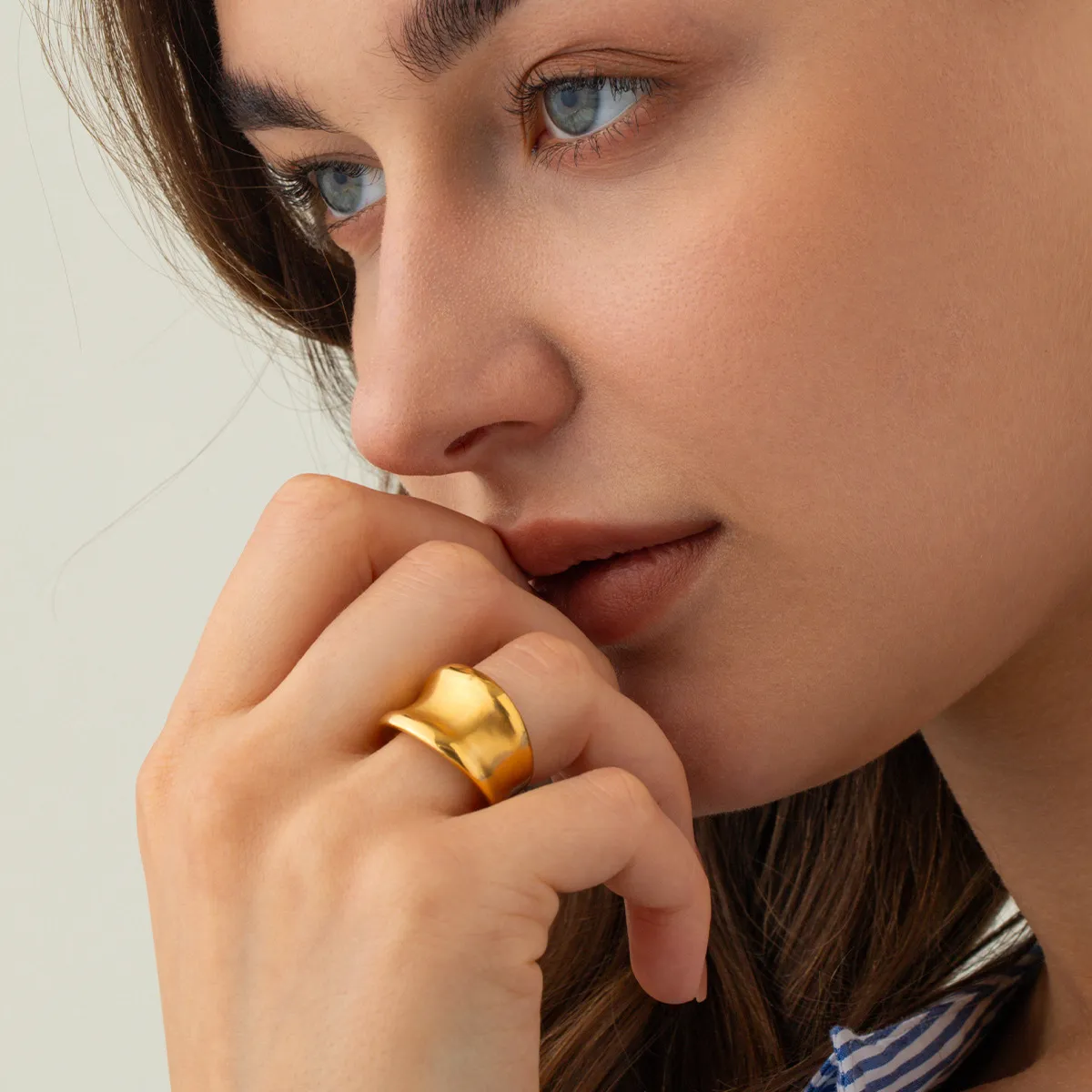 Simple Unisex Titanium Steel Wide Surface Fashion 18K Real Gold Plating Smooth Ring
