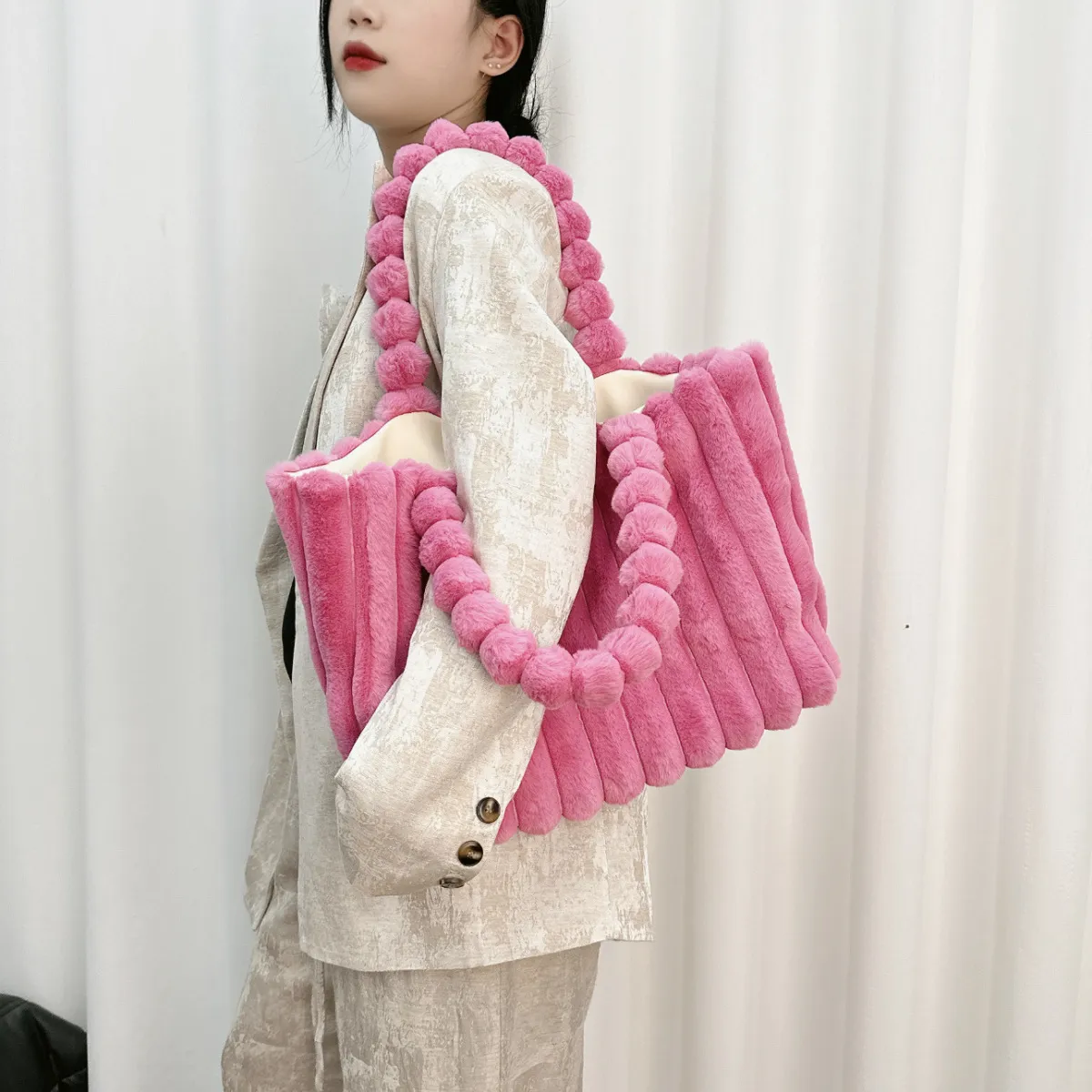 Women's Autumn Winter Fashion Solid Color Large Capacity Plush Shoulder Tote Bag
