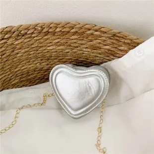 Children's Solid Color PU Mini Heart Chain Crossbody Bag for Kindergarten Girls