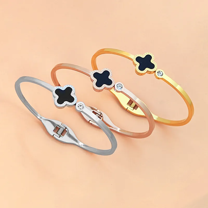 Women Fashion Titanium Steel Four-Leaf Clover Bracelet
