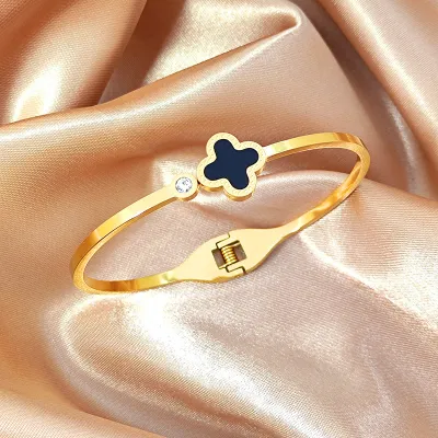 Women Fashion Titanium Steel Four-Leaf Clover Bracelet