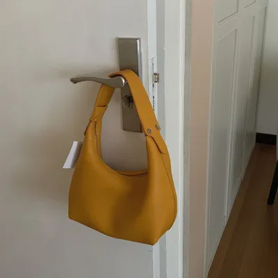 Women Fashionable Simple Solid Color Zipper PU Handbag Baguette Bag