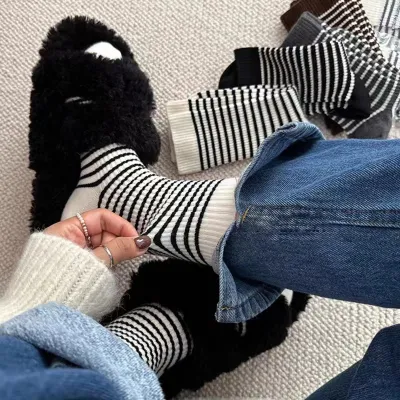 Women Simple Cotton Thickened Stripe Socks