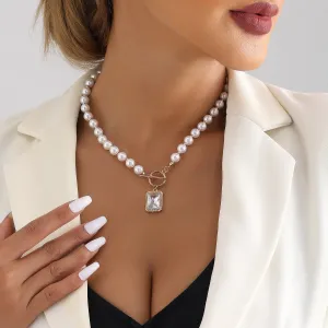 Fashion Imitation Pearl Necklace with Rhinestone Pendant Clavicle Chain
