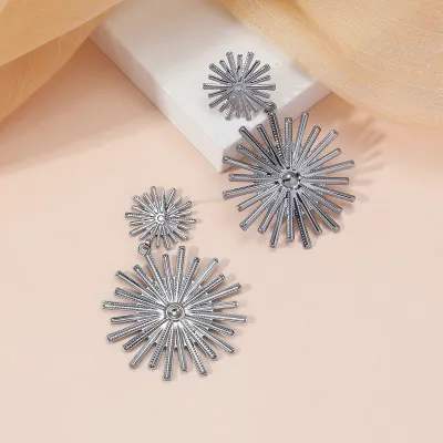 Women Simple Personality Exaggerated Flower Metal Earrings
