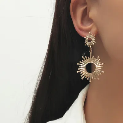 Women Temperament Alloy Sunflower Earrings