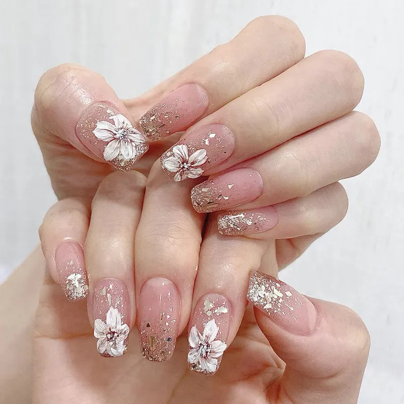White Super Beautiful Fake Nail Patch Floral Gold Powder Long Press On Nails