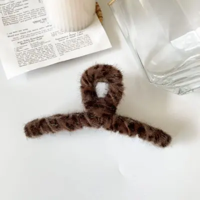Women Fashion Leopard Plush Grab Hair Clip