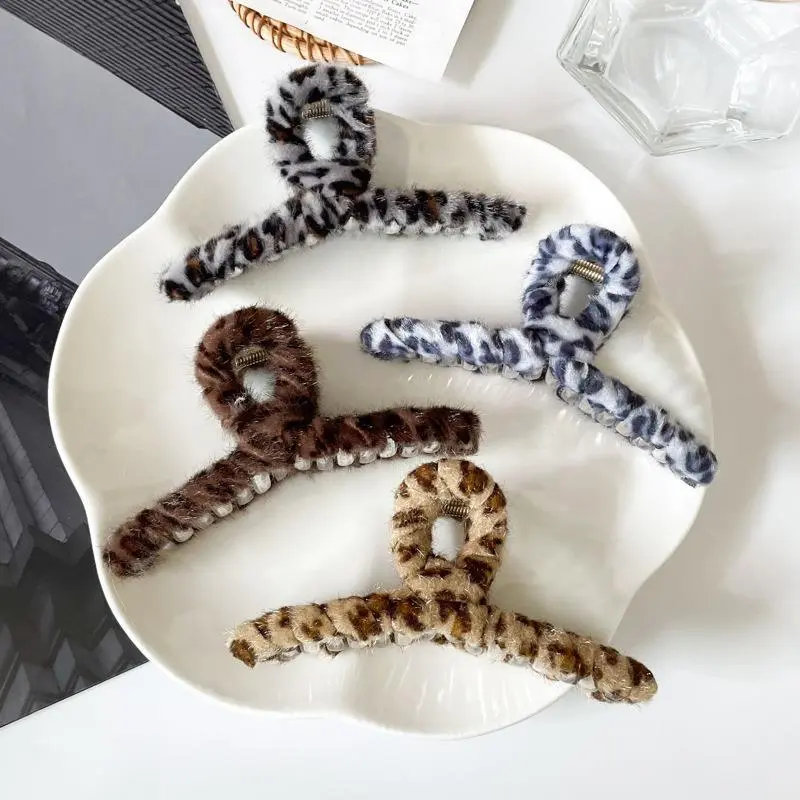 Women Fashion Leopard Plush Grab Hair Clip