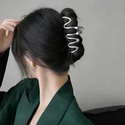 Women Simple Fashion Wave Edge Metal Hair Claw Grip