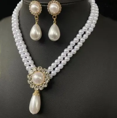 Women Retro French Pearl Necklace and Earrings Chain Set Jewelry Set