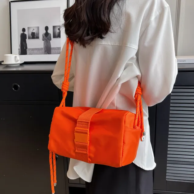 Simple And Fashionable Solid Color Large Capacity Nylon Crossbody Bag