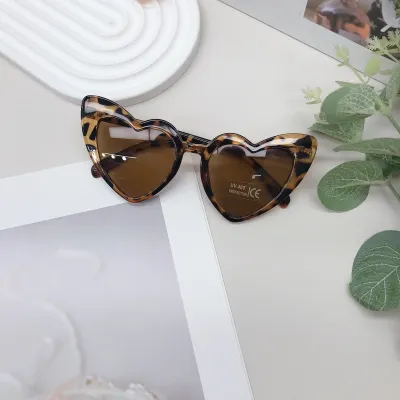 Kids Girls Fashion Casual Cute Heart Frame Solid Color Sunglasses Retro Butterfly Box PC AC