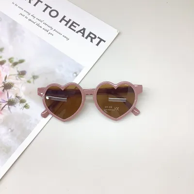 Kids Unisex Casual Solid Color Heart Frame PC AC Sunglasses
