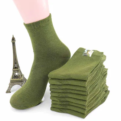 Men Fashion Basic Solid Color Mid-Calf Movement Socks
