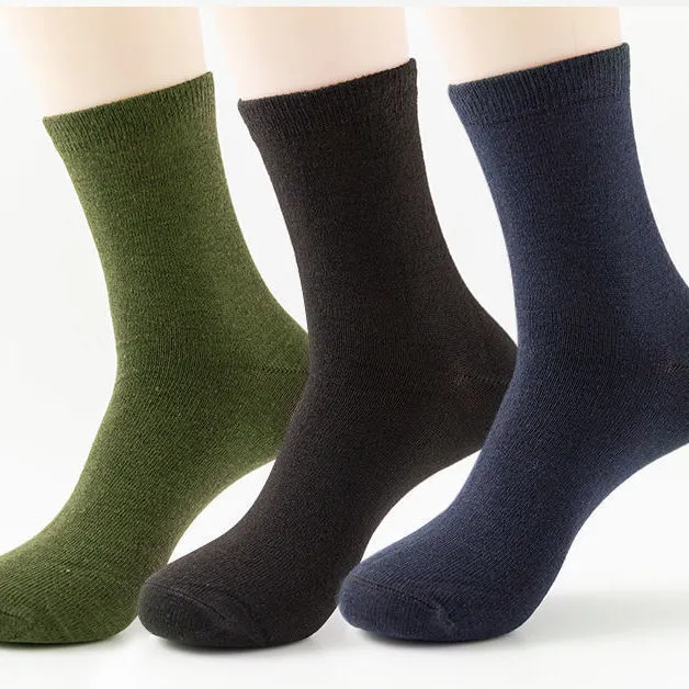 Men Fashion Basic Solid Color Mid-Calf Movement Socks
