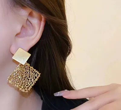 Fashion Metal Hollow Geometric Personality Earrings