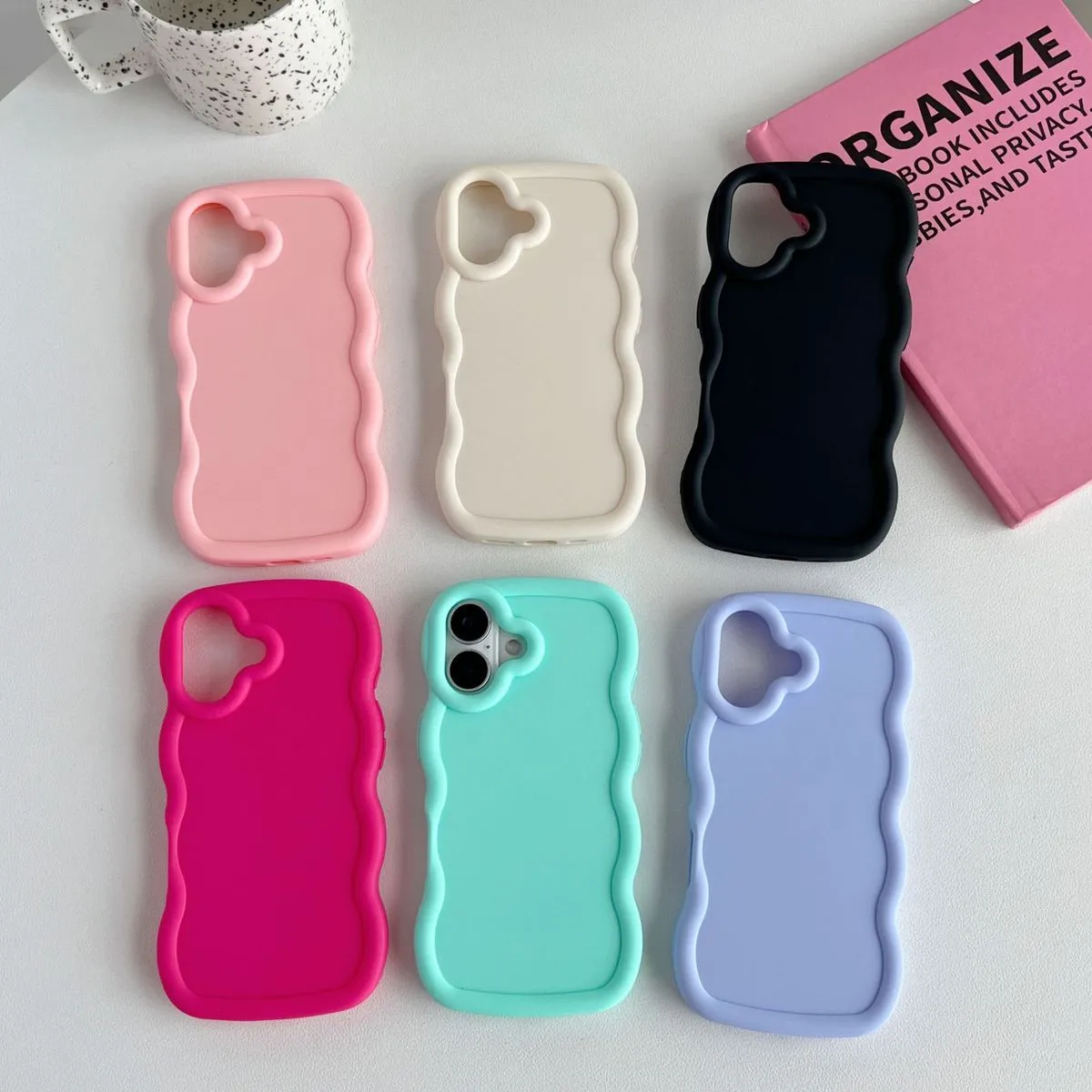 Simple Fashion Solid Color Wavy Edge Apple iPhone 14 Protective TPU Case