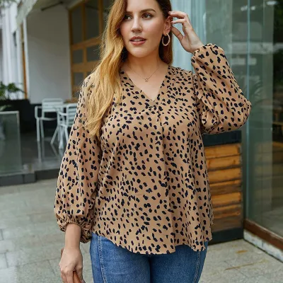 Blusa holgada con cuello en V y estampado de leopardo para mujer de talla grande