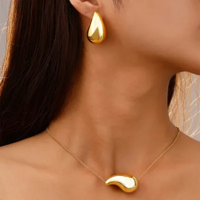 Women's Fashion Water Drop Golden Metal Necklace Earrings Set with Water Wave Chain