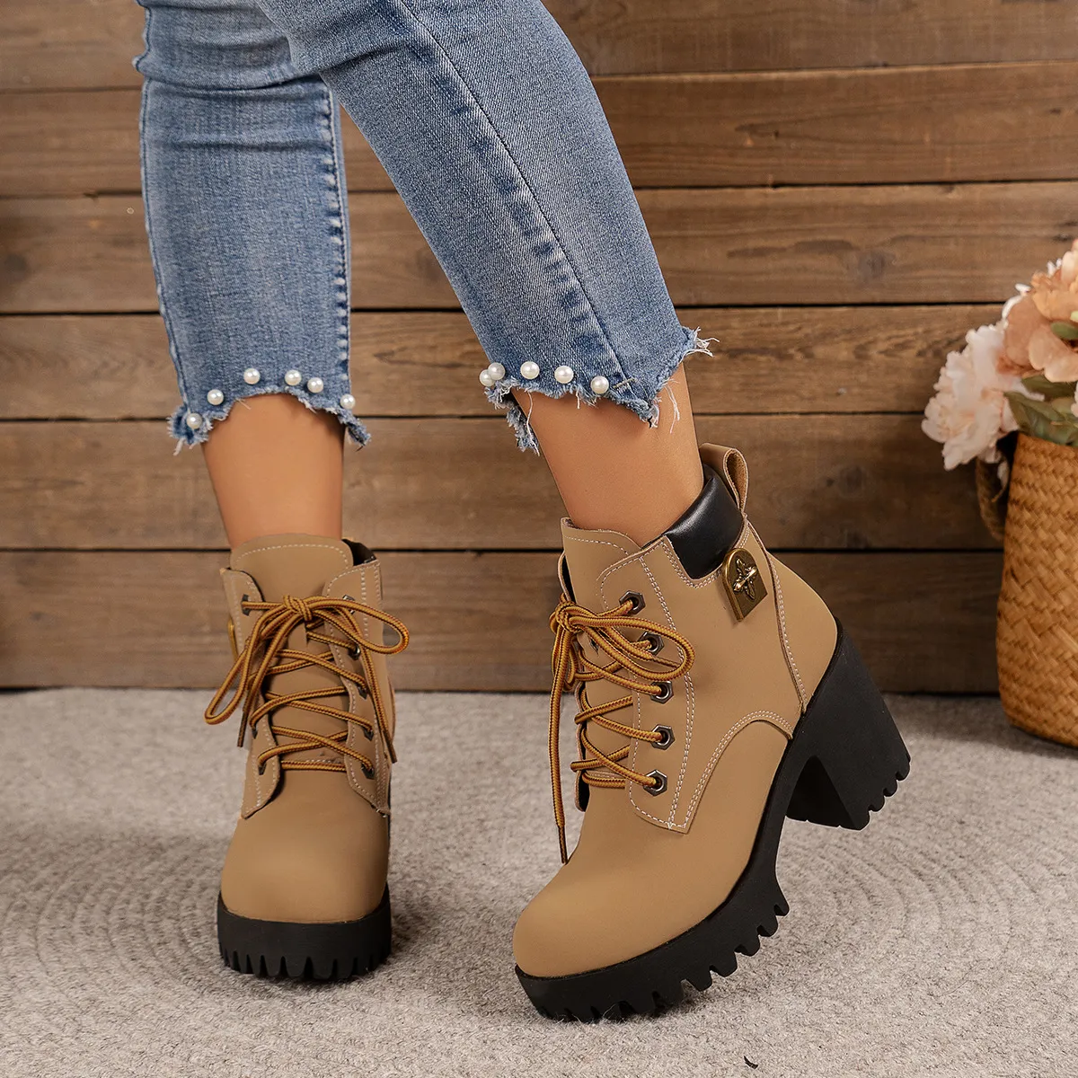 Women Plus Size British Style Fleece-Lined Warm Lace Thick-Soled Ankle Boots