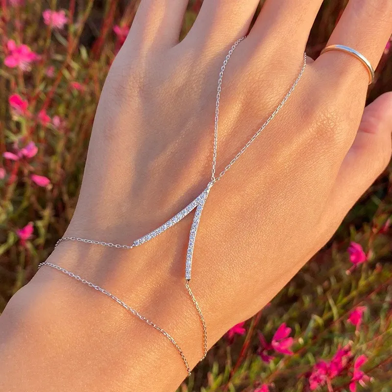 Women Fashion Creative V-Shaped Rhinestone Finger Bracelet