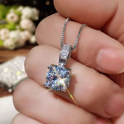 Women Exquisite Micro-Inlaid Single Diamond Rhinestone Pendant Necklace