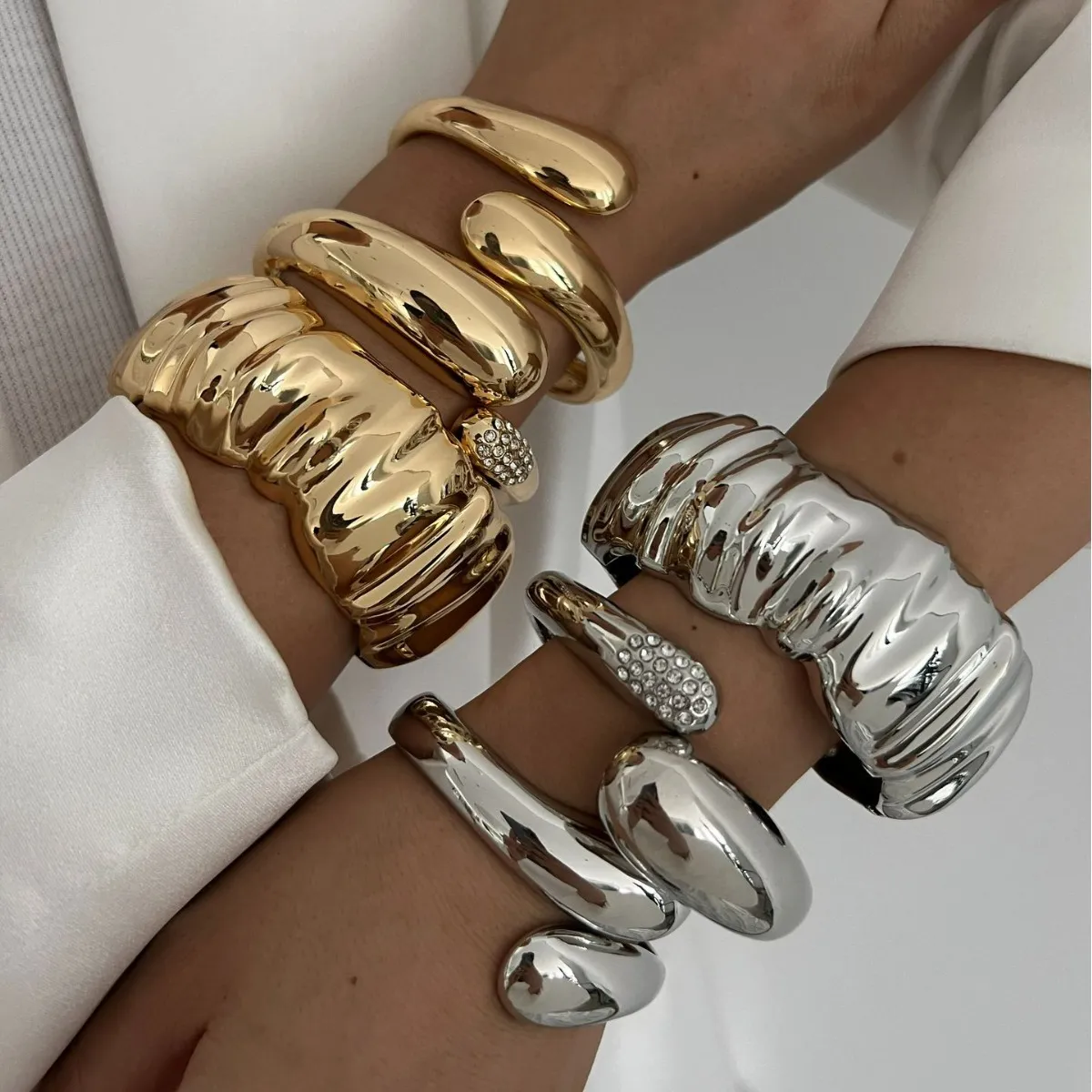 Fashion Spring Open Metal Smooth Water Drop Bangle