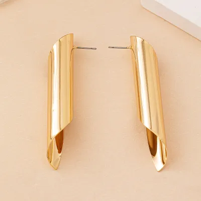 Women Fashion Simple Irregular Twist Earrings