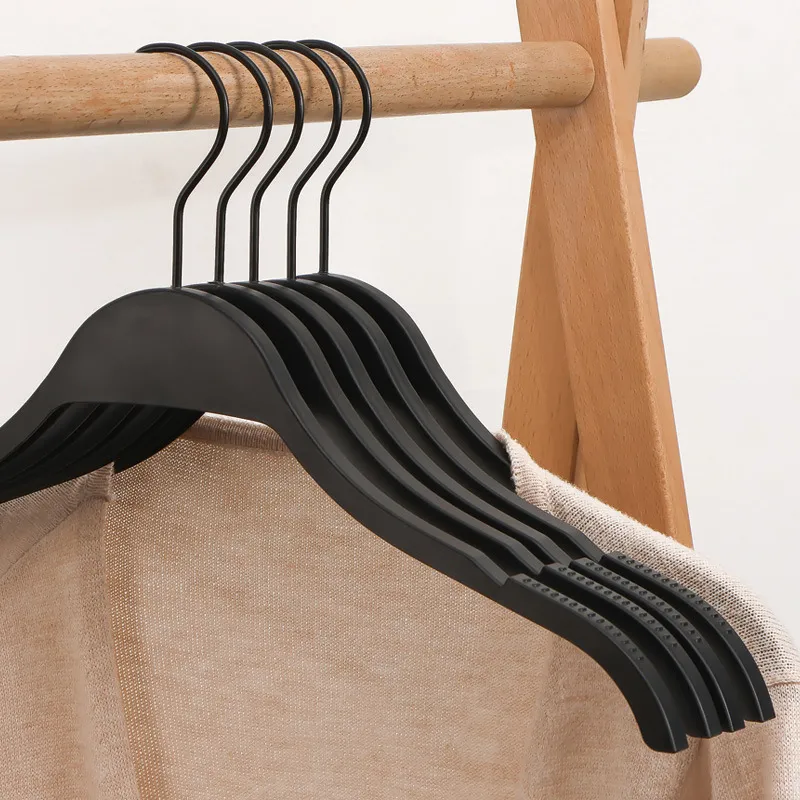 Simple Solid Color Non-Slip Seamless Plastic Clothes Hanger For Storage