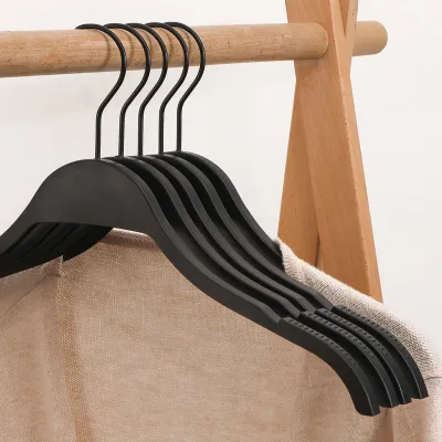 Simple Solid Color Non-Slip Seamless Plastic Clothes Hanger For Storage